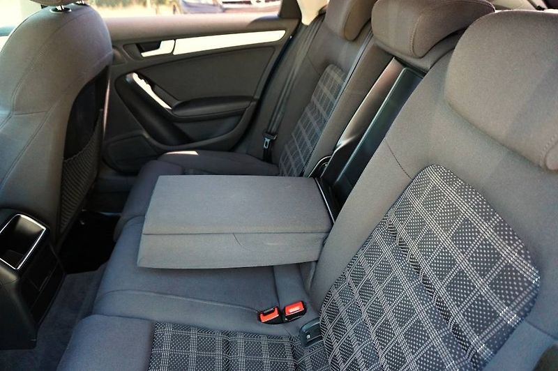 Audi A4 (2013) S-LINE 2,0 TDI 130 kW - fotka 26 z 63