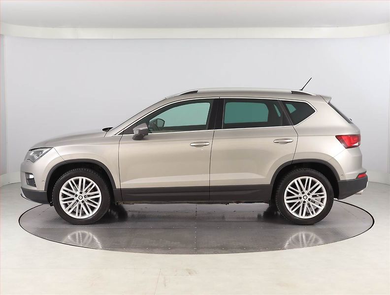 Seat Ateca (2017) 1.4 TSI, 4X4, ČR,1.maj - fotka 3 z 25
