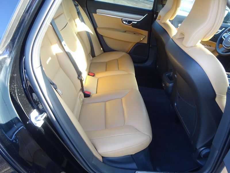 Volvo V90 D4 140kW BUSINESS PLUS DPH - fotka 11 z 32