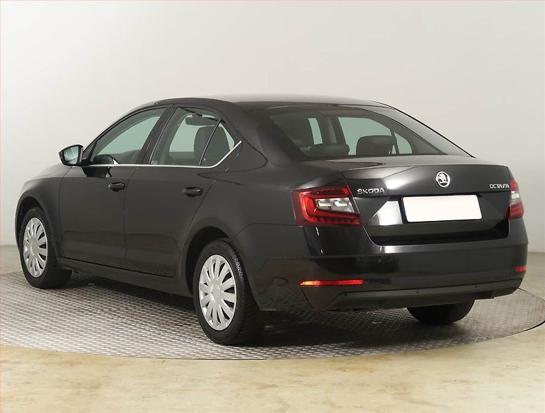 Škoda Octavia (2019) Style 1.6 TDI, ČR,1.maj - fotka 4 z 17