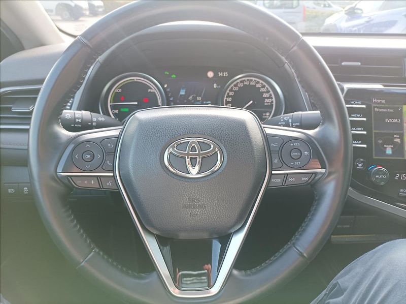 Toyota Camry 2,5 Executive - fotka 14 z 21