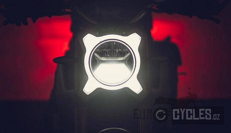 CFMOTO 700 CL-X Heritage (2026) - fotka 6 z 10