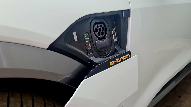 Audi e-tron (2022) 55 ADVANCE - fotka 6 z 15