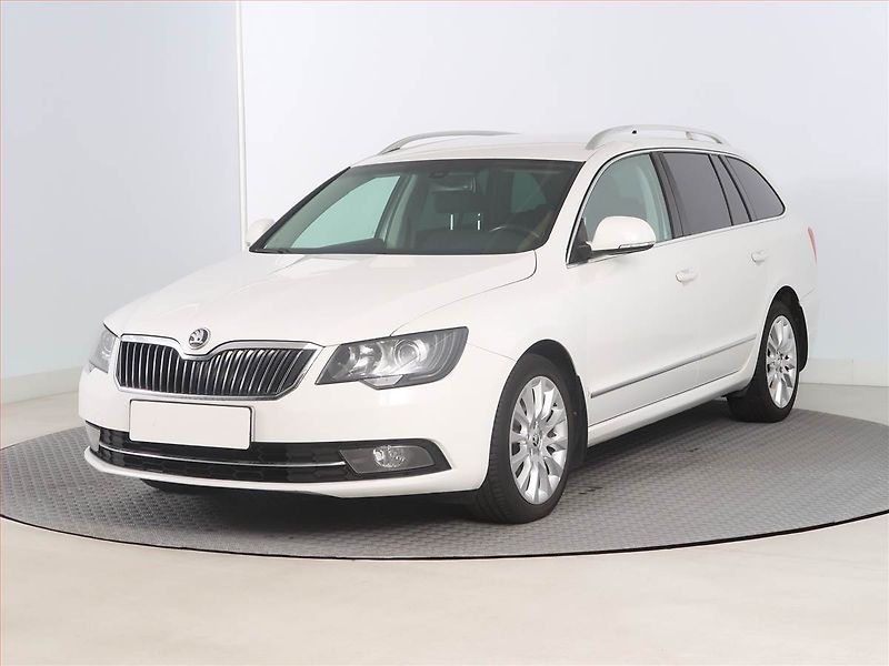 Škoda Superb (2014) 2.0 TDI, Automat, Bi-Xenony - fotka 2 z 18