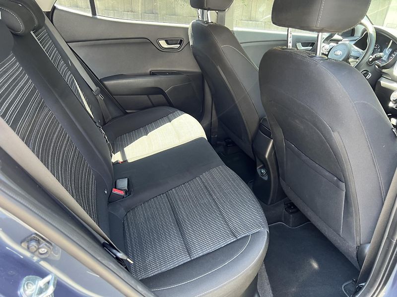 Kia Stonic 1.0 T-GDi 74 kW SERVISKA - fotka 8 z 17