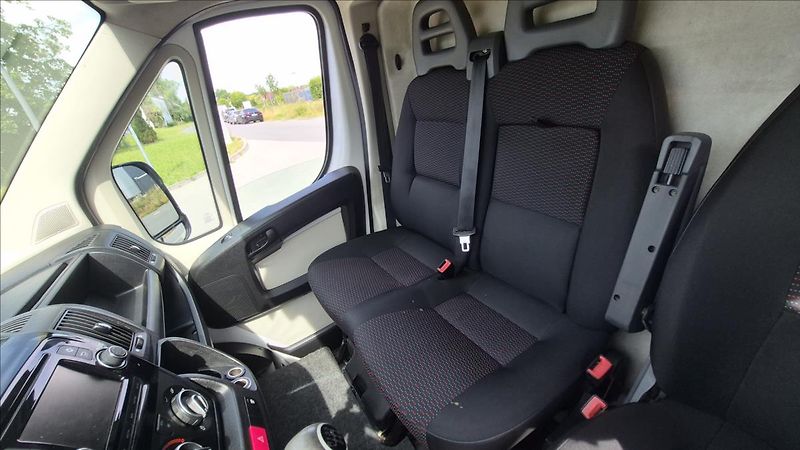 Peugeot Boxer 2,2 HDi 81 Kw L1H1 klima - fotka 10 z 21