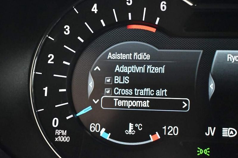 Ford Edge (2019) 2.0 ST-LINE 4x4 175KW LED ACC - fotka 28 z 48