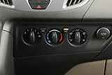 Ford Tourneo Custom (2017) Titanium 2.0 EcoBlue, ČR, 1Maj - náhled 13