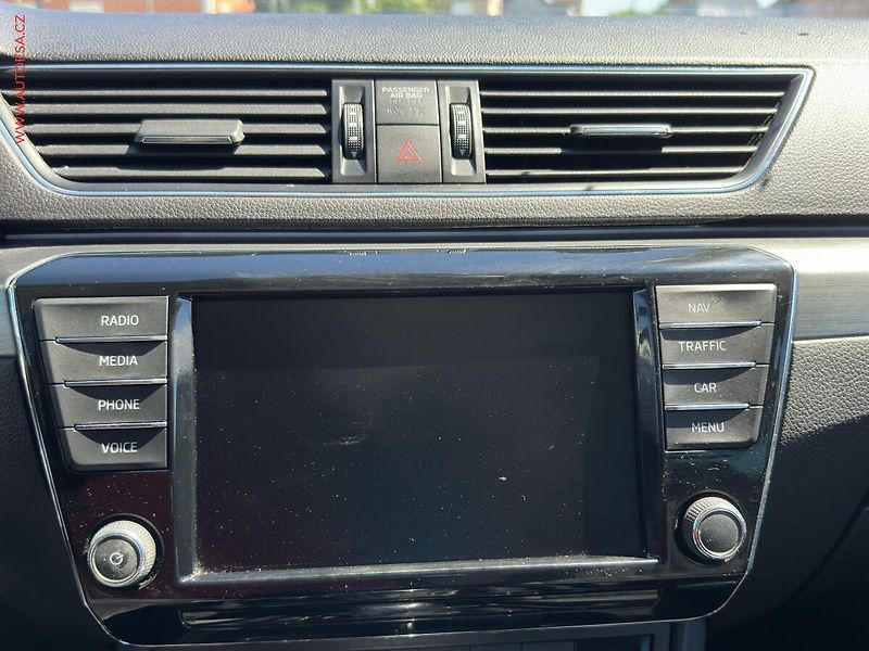 Škoda Superb (2015) 2.0 TDi, Style, DSG - fotka 17 z 20