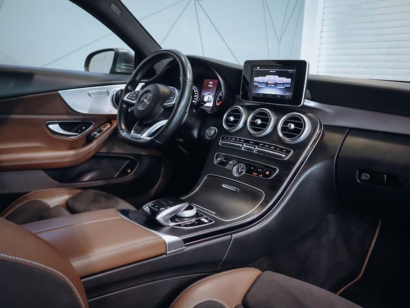 Mercedes-Benz Třídy C C 200 coupe AMG - fotka 27 z 31