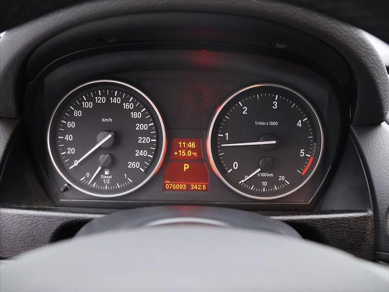 BMW X1 2,0 18d xD Aut. CZ Sport Line - fotka 12 z 21
