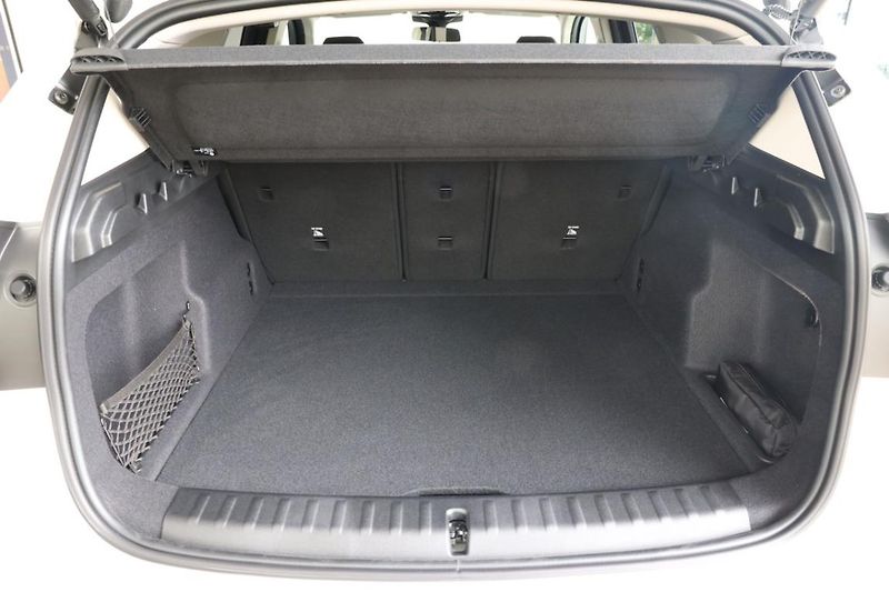 BMW X1 sDrive18i - fotka 8 z 17