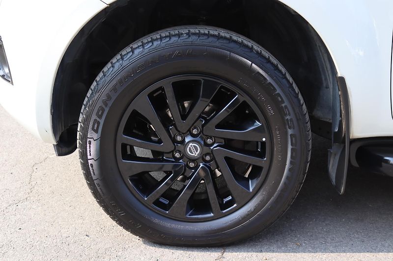 Nissan Navara 2.3dCi 4X4 AT 140kW DPH - fotka 17 z 50