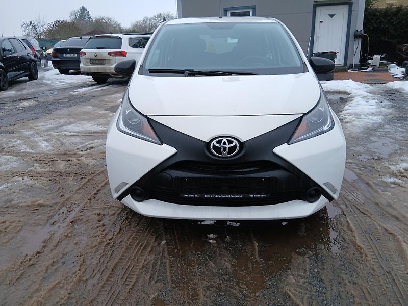 Toyota Aygo 1.0, 51 kW, klima - fotka 4 z 26