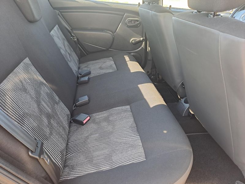 Dacia Sandero (2010) 1.4 2xKOLA, PĚKNÝ STAV - fotka 16 z 25
