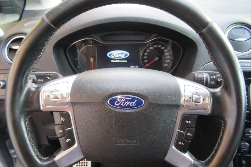 Ford S-MAX 2.0 TDCi AUT. KLIMA TAŽNÉ - fotka 12 z 23