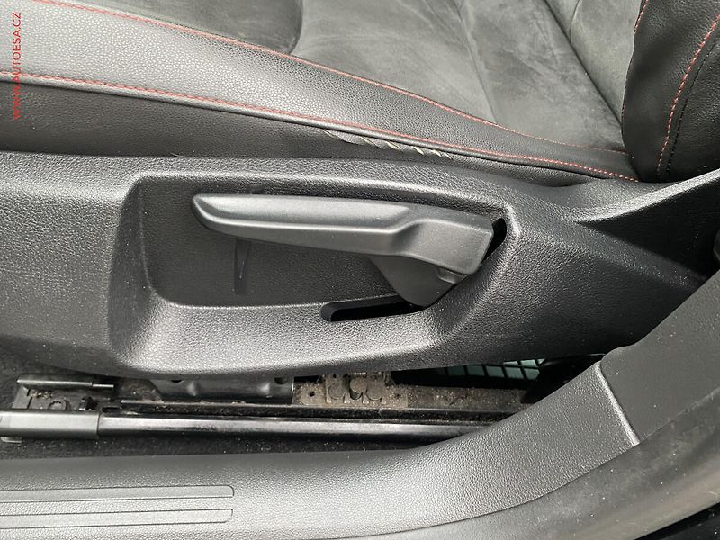 Seat Leon (2014) 1.8TSi, FR, DSG - fotka 14 z 17