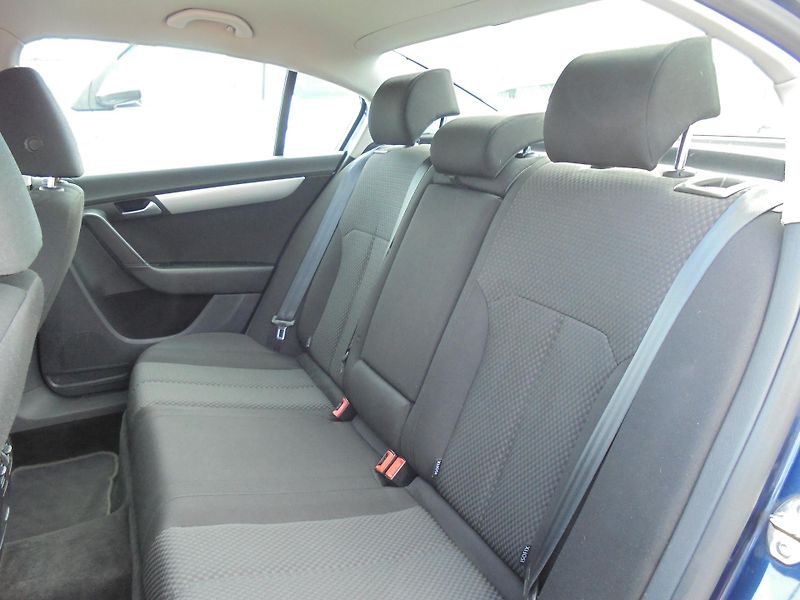 Volkswagen Passat (2012) 1.4 TSI-90 kw- NAVI-8x AIRBAG - fotka 11 z 11