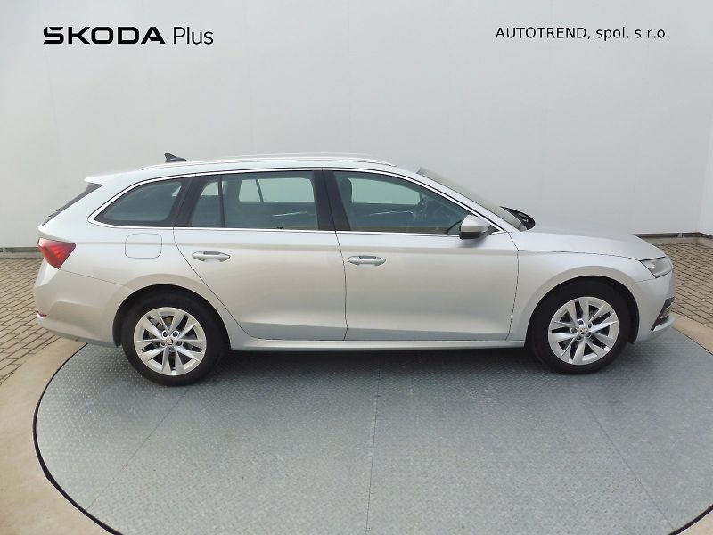 Škoda Octavia (2023) Combi Style 2,0 TDI 85kW DSG - fotka 27 z 28