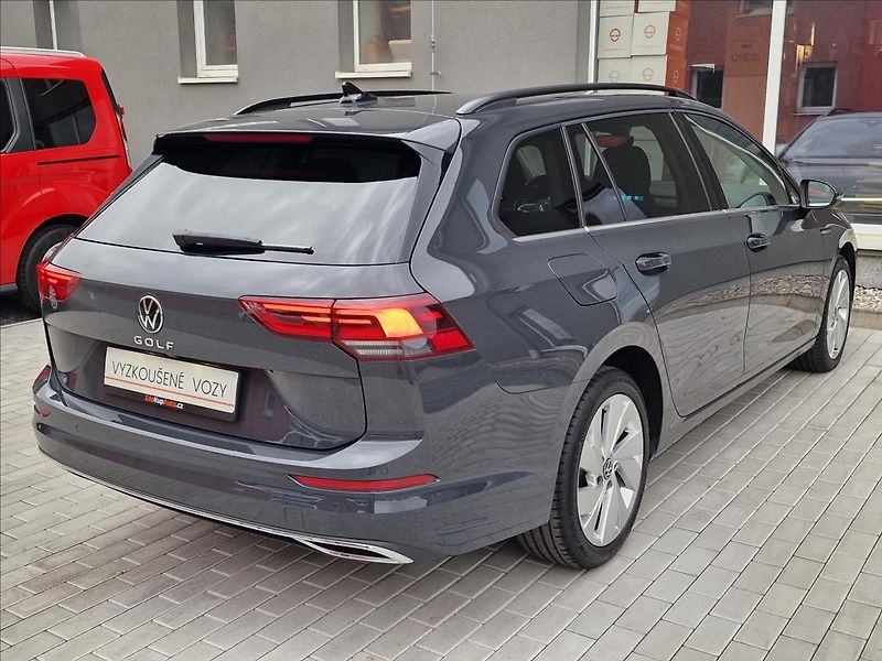 Volkswagen Golf 2.0TDI 110kW DSG Style, 1.Maj - fotka 10 z 50