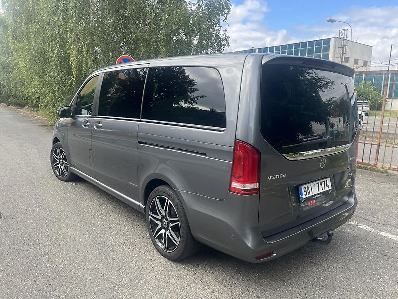 Mercedes-Benz Třídy V (2022)  V 300d Avantgard L 4MATIC - fotka 6 z 16