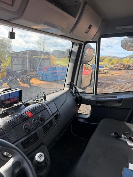 Iveco Eurocargo 120E22 NOSIČ HYVA 8 T - fotka 7 z 10