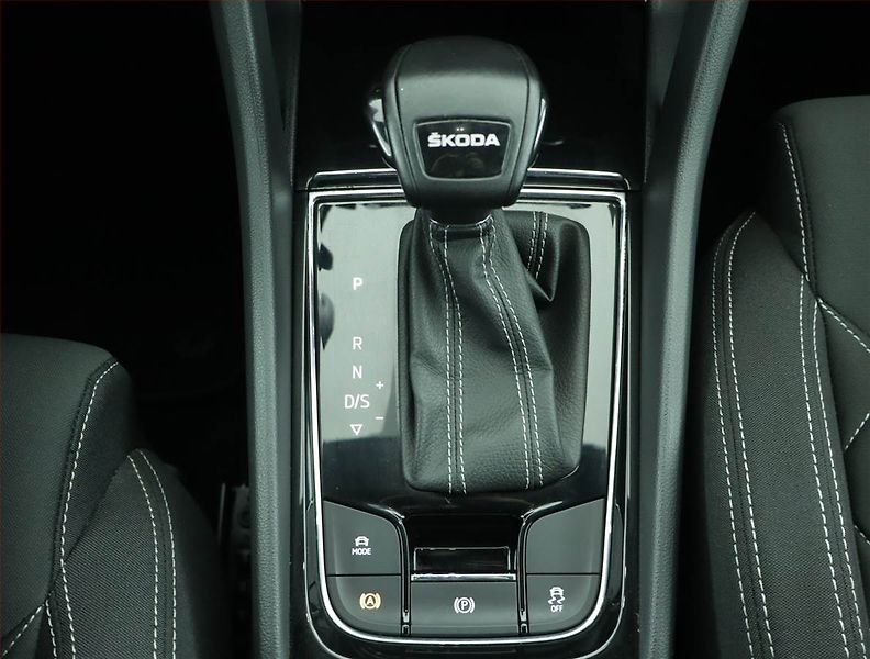 Škoda Karoq (2023) Sportline 1.5 TSI - fotka 13 z 16