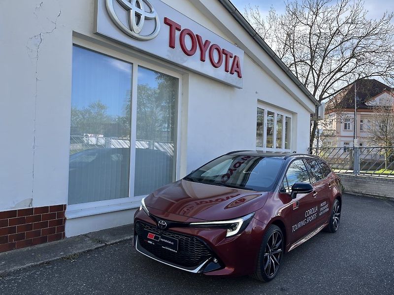 Toyota Corolla 2.0L HEV GR SPORT - fotka 1 z 29