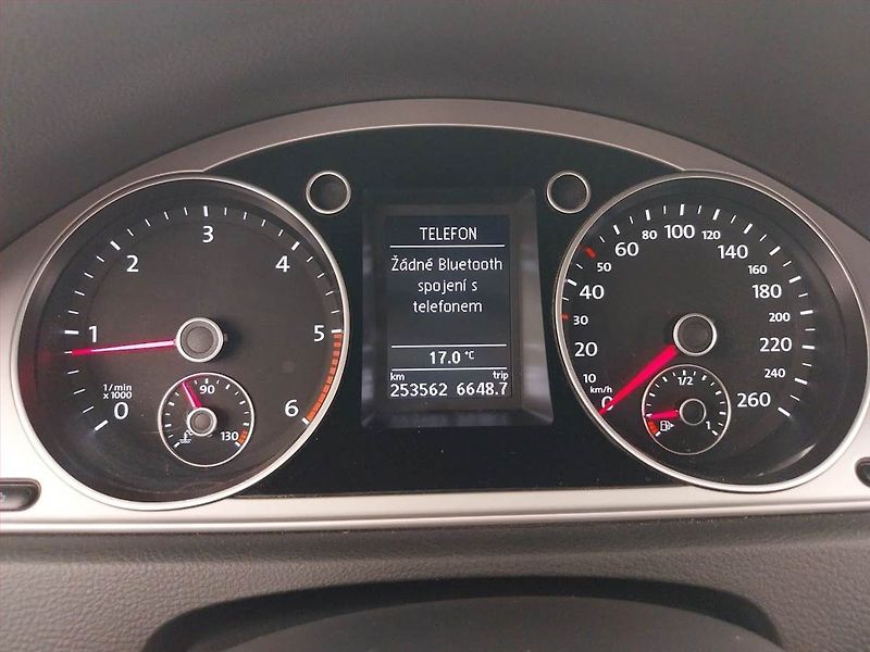 Volkswagen Passat (2011) 2.0 TDI, Serv.kniha, Navi - fotka 11 z 19