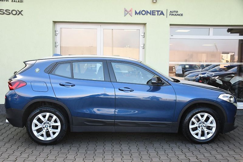 BMW X2 xDrive20d TAŽNÉ ČR PANO 1M HUD - fotka 12 z 38