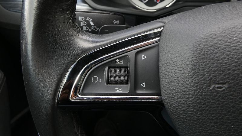 Škoda Superb 1.4 TSI iV Style DSG - fotka 12 z 27