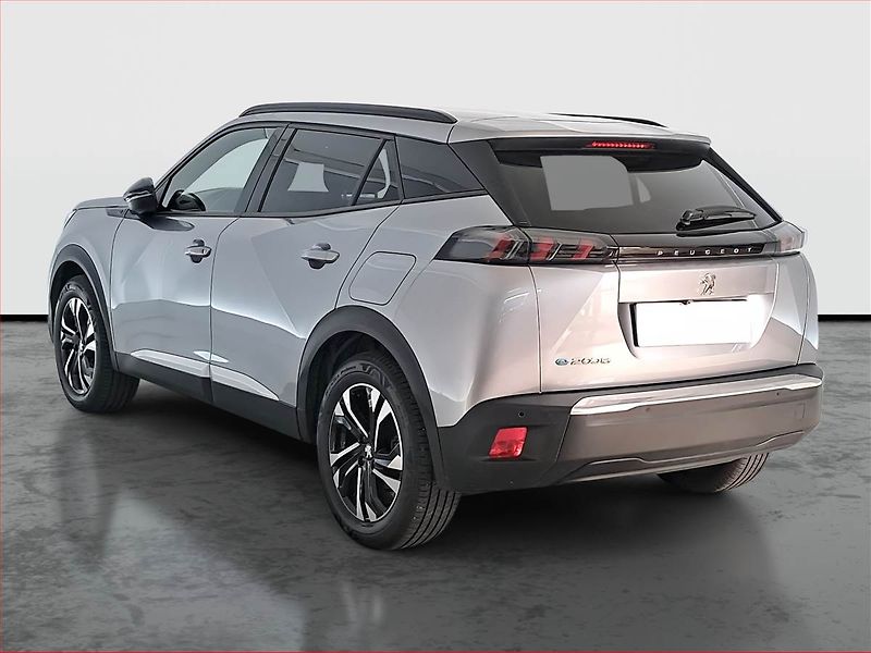 Peugeot 2008 (2023) Allure 50 kWh, SoH 99% - fotka 4 z 19