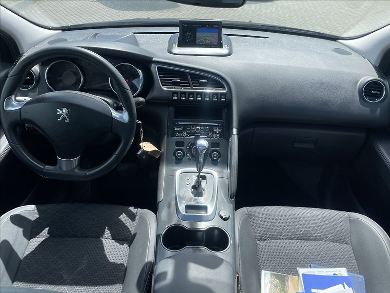Peugeot 3008 1,6 THP 121kw ALLURE GPS PANOR - fotka 12 z 40