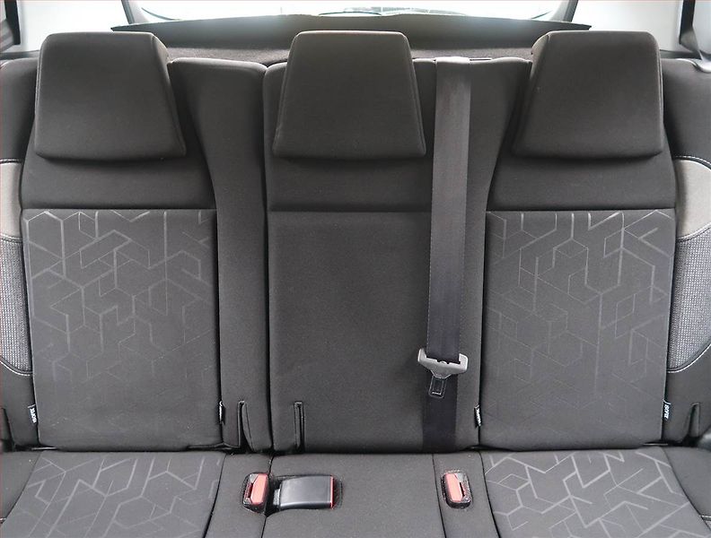 Peugeot 2008 (2019) Active 1.2 PureTech, Tempomat - fotka 10 z 16