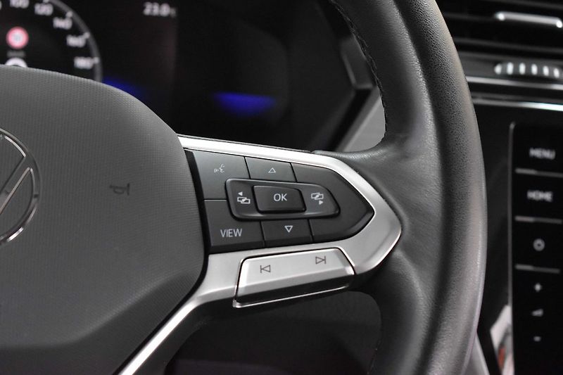 Volkswagen Touran 1.5 TSI TAŽNÉ*7.MÍST*DPH*ČR 1M - fotka 22 z 46