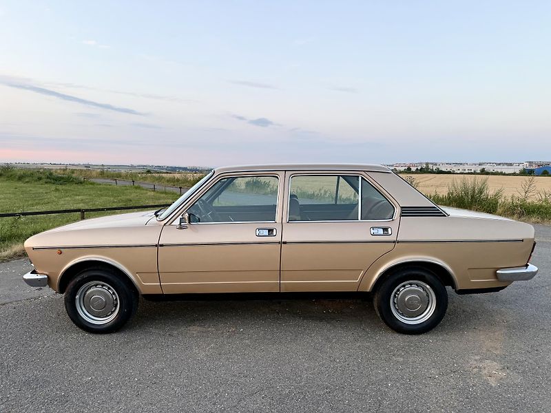Fiat 132 1800 GLS 5 rychlostí REZERVACE - fotka 11 z 17