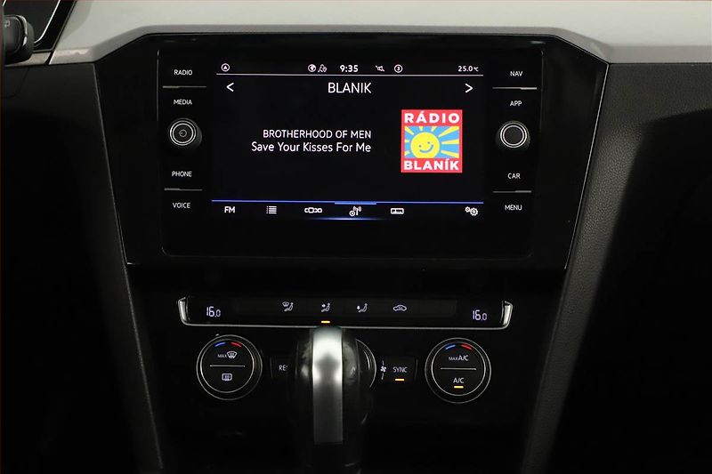 Volkswagen Passat (2019) 2.0 TDI, Automat, Navi - fotka 13 z 17