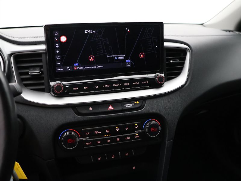Kia Ceed 1,5 T-GDI 117kW DCT TOP DPH CZ - fotka 20 z 33