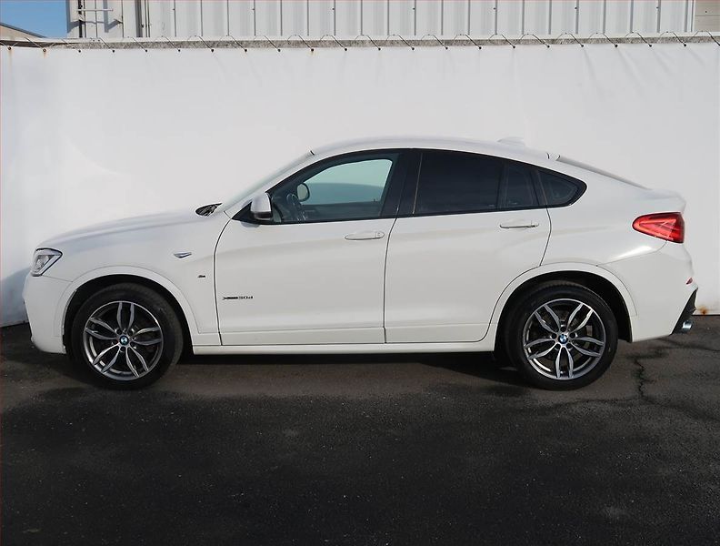 BMW X4 (2018) M Sport xDrive30d, 4X4 - fotka 3 z 20