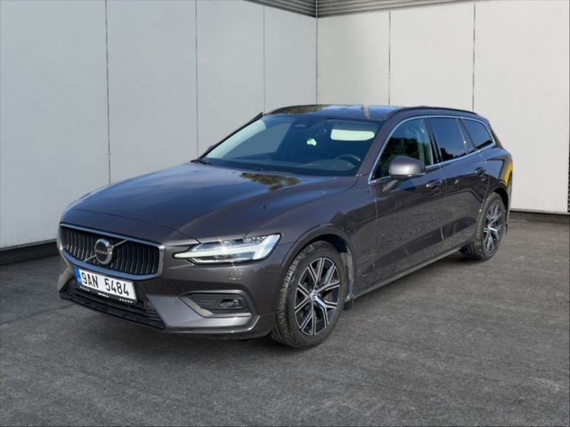 Volvo V60 2,0 B3 Core AT - fotka 3 z 11