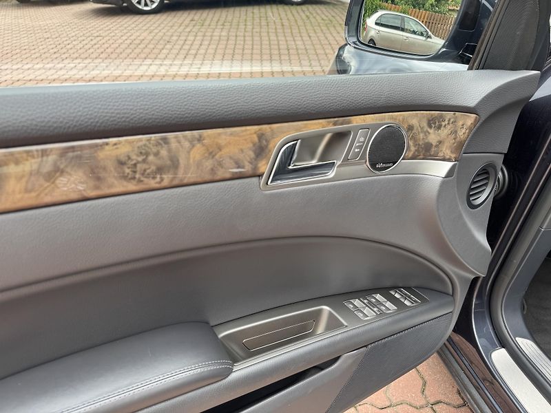 Volkswagen Phaeton (2011) 3.0TDI 176kW - fotka 11 z 22
