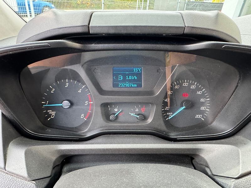 Ford Tourneo Custom (2013) 2.2 TDCi Trend, 8míst - fotka 20 z 30