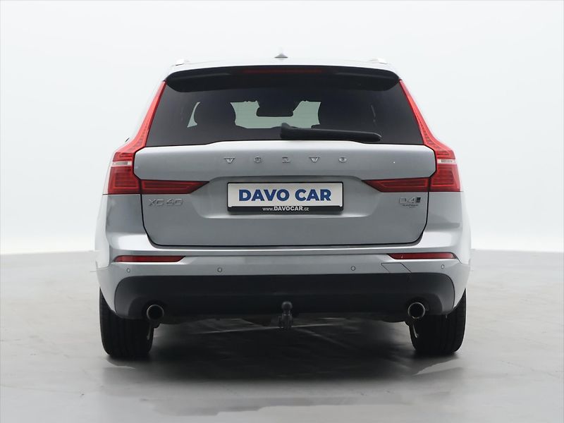 Volvo XC60 2,0 140KW D4 Momentum AWD Auto - fotka 2 z 22