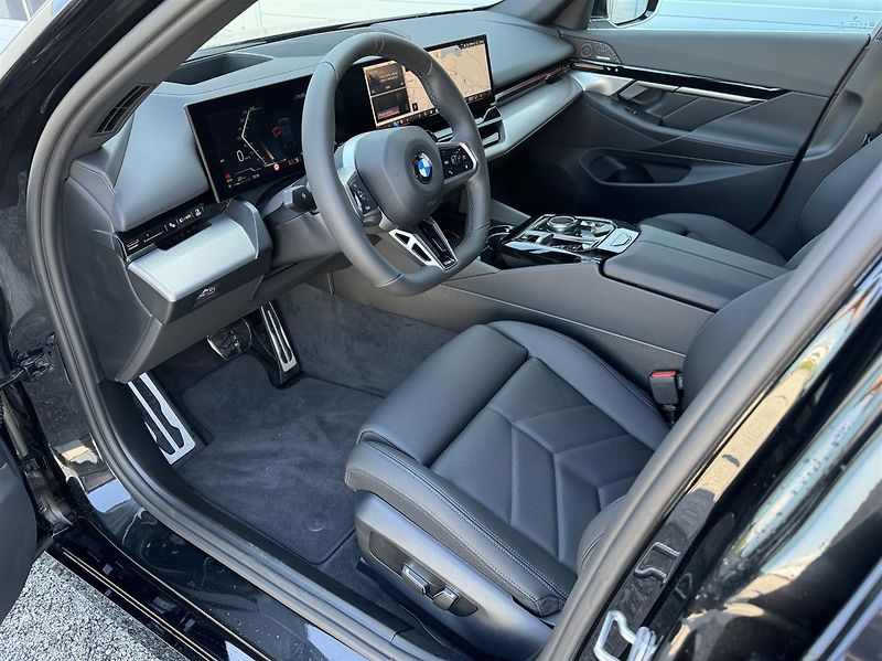 BMW Řada 5 520d xDrive Sedan - fotka 5 z 15