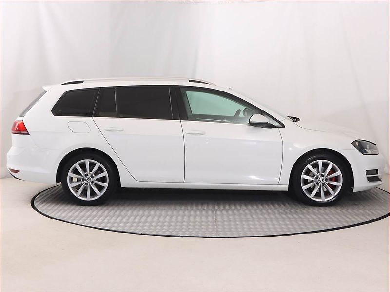 Volkswagen Golf (2015) Highline 1.6 TDI, Automat - fotka 6 z 19