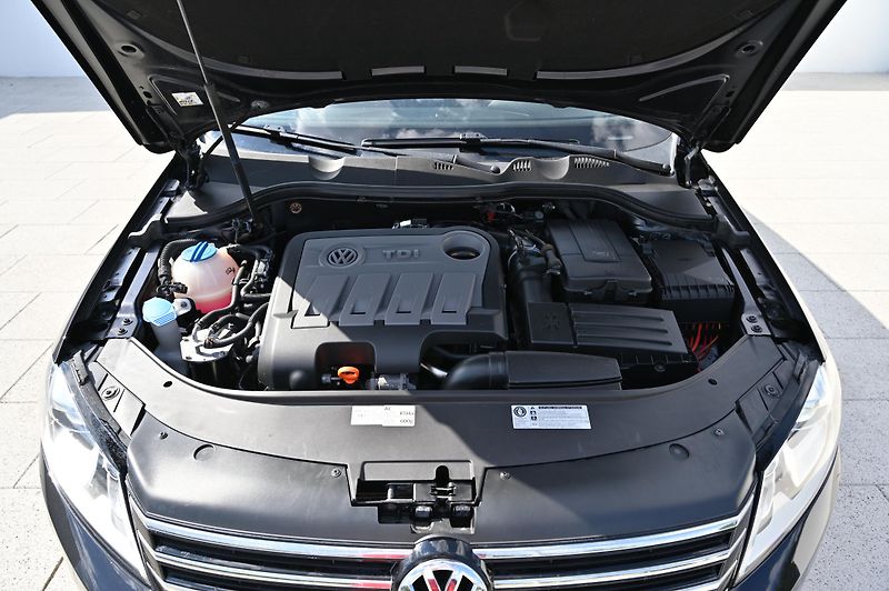 Volkswagen Passat Variant 2.0TDI 103KW Highline  - fotka 39 z 52
