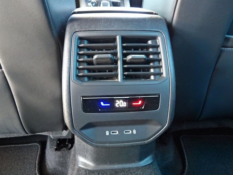Cupra Formentor 1.5TSI DSG Virtual LED ACC - fotka 28 z 35