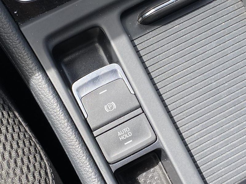 Volkswagen Golf 1.2TSi, Cup, 2x kola - fotka 24 z 28