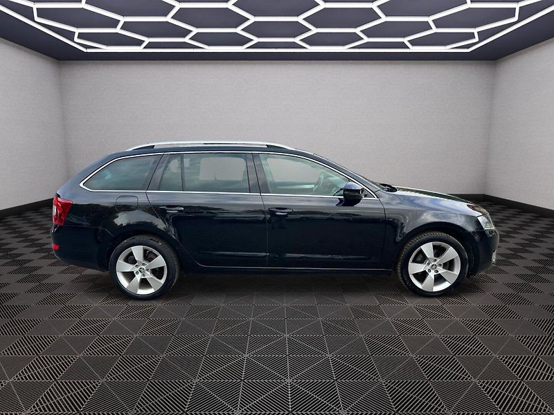 Škoda Octavia (2014) 2,0TDI 110kw Elegance - fotka 8 z 27
