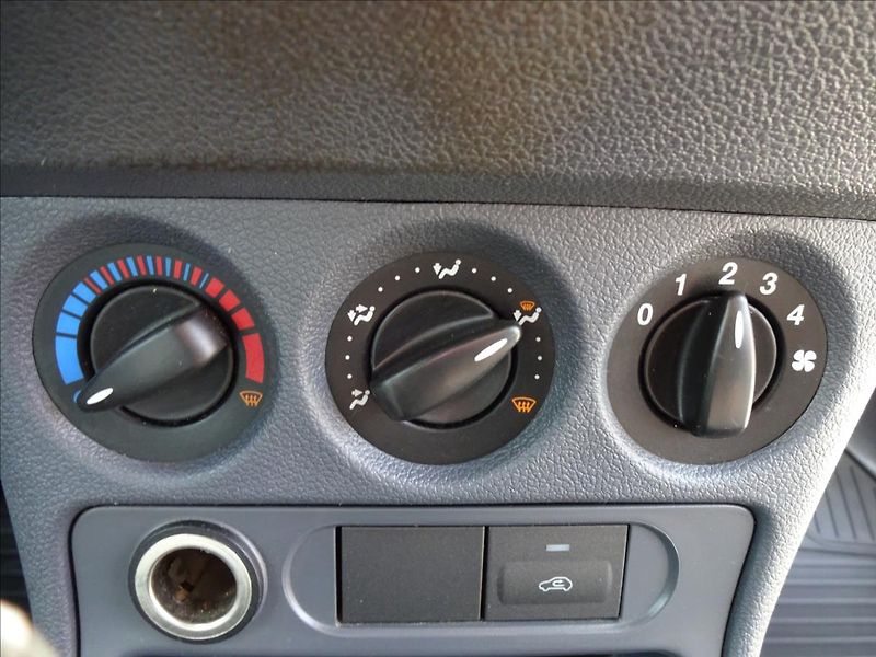 Ford Transit Connect 1,8 TDCi 66kW !!DPH!! - fotka 27 z 42